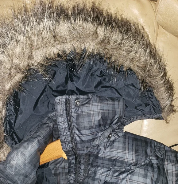 Columbia Women's Black Plaid Puffer Jacket with Fur Hood - Picture 7 of 9